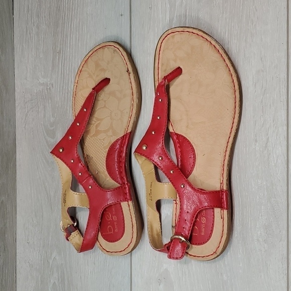 B.O.C. Born Women T strap Sandals Flats shoes sz 7 - Picture 2 of 12